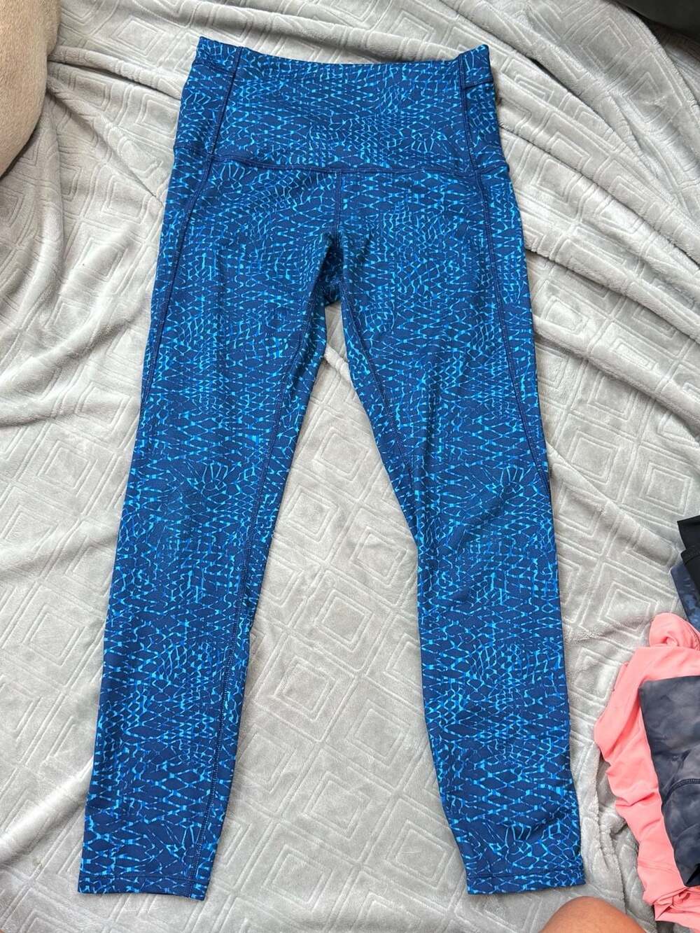 Lululemon Wunder Under High-Rise Lattice Leggings in Blue Snake Print Size 8